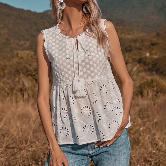 Tops - Boho white embroidered floral print neck tie top